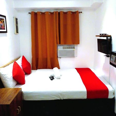 Makati Poblacion Hotel Mandaluyong Εξωτερικό φωτογραφία