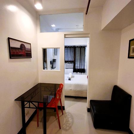 Makati Poblacion Hotel Mandaluyong Εξωτερικό φωτογραφία