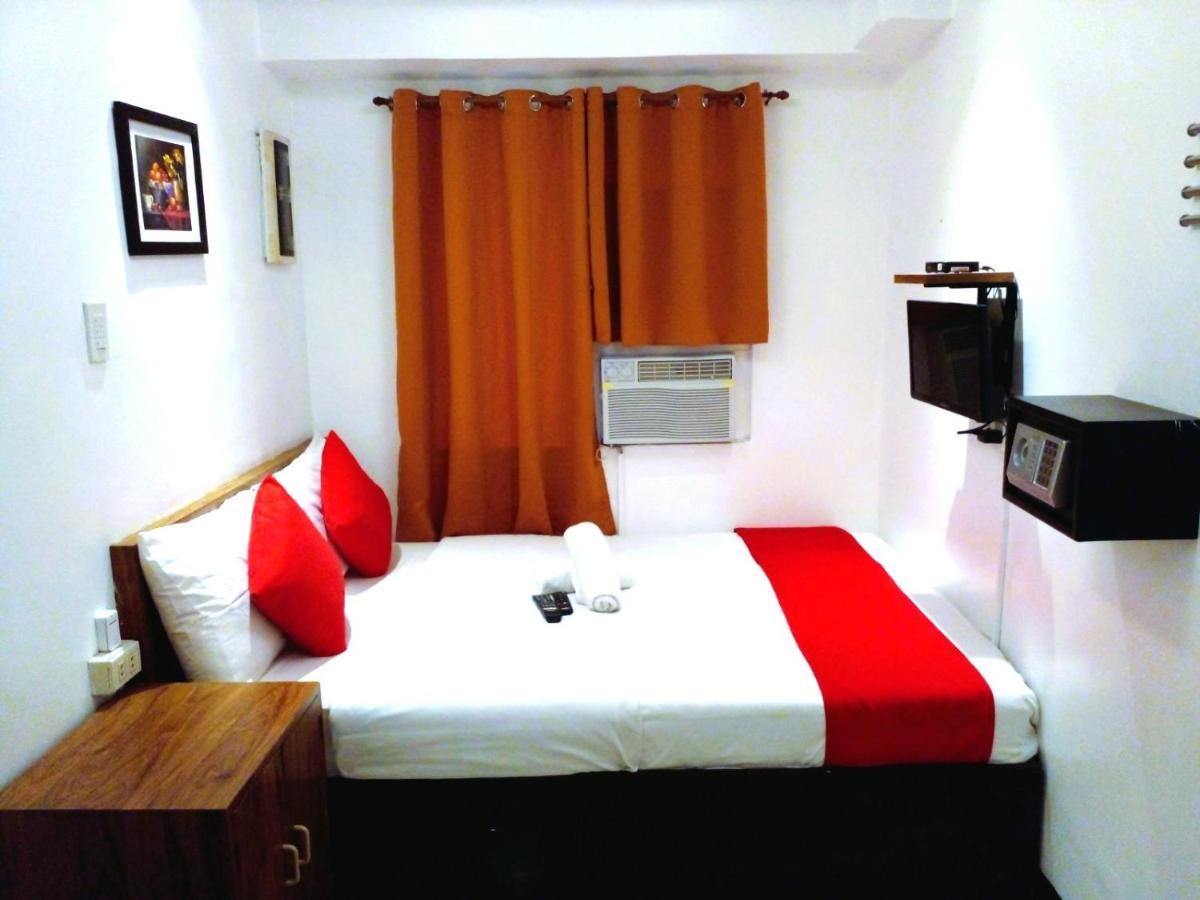 Makati Poblacion Hotel Mandaluyong Εξωτερικό φωτογραφία