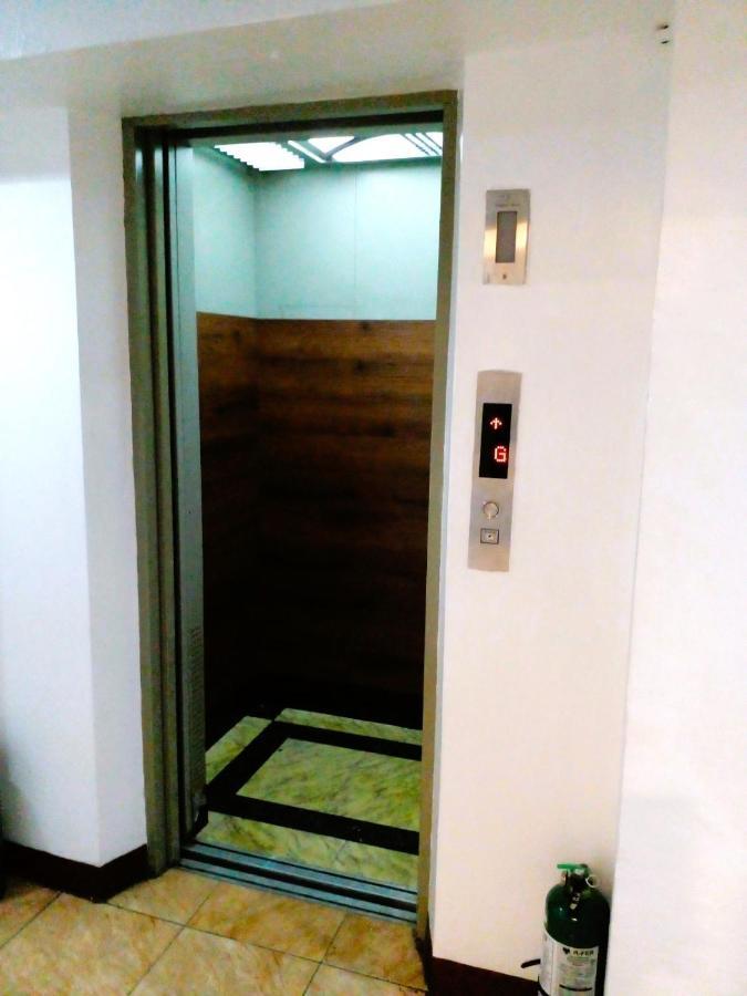 Makati Poblacion Hotel Mandaluyong Εξωτερικό φωτογραφία