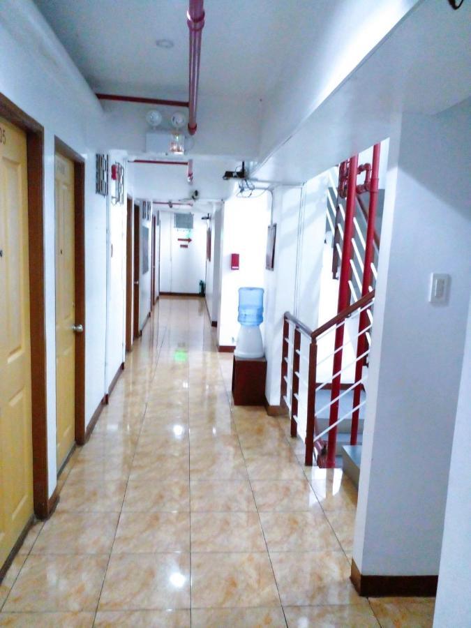 Makati Poblacion Hotel Mandaluyong Εξωτερικό φωτογραφία