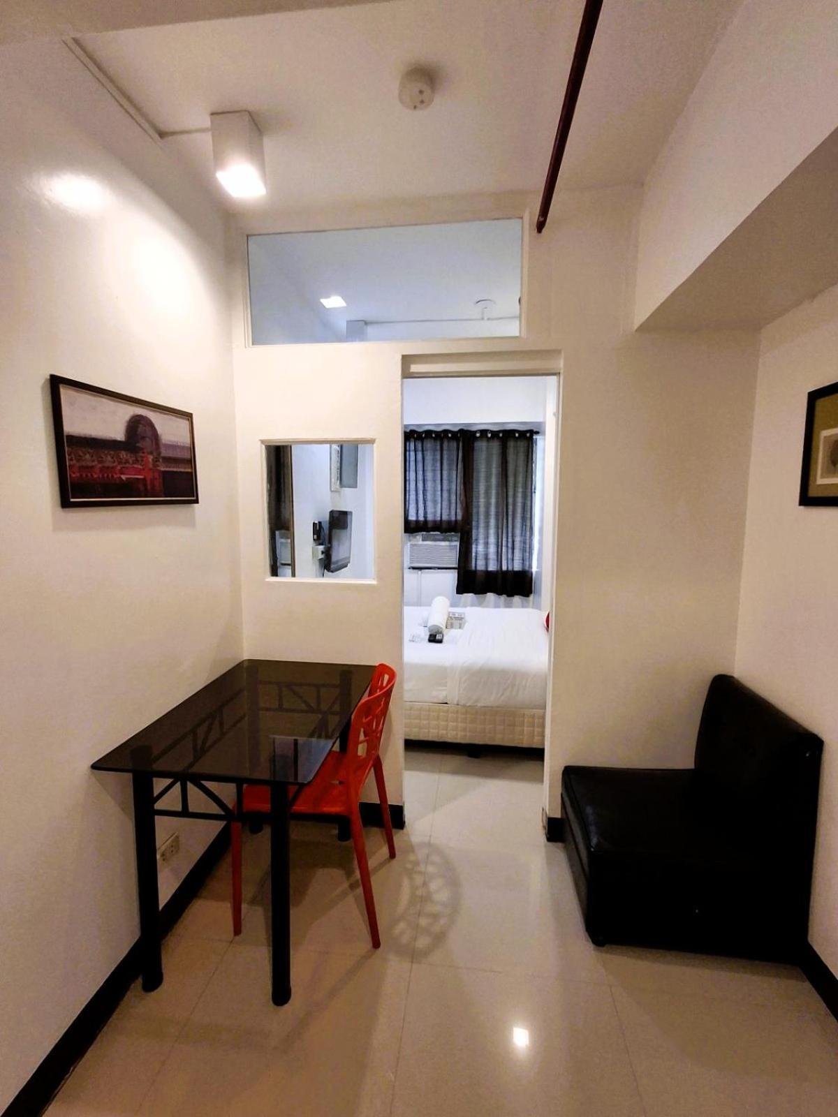Makati Poblacion Hotel Mandaluyong Εξωτερικό φωτογραφία